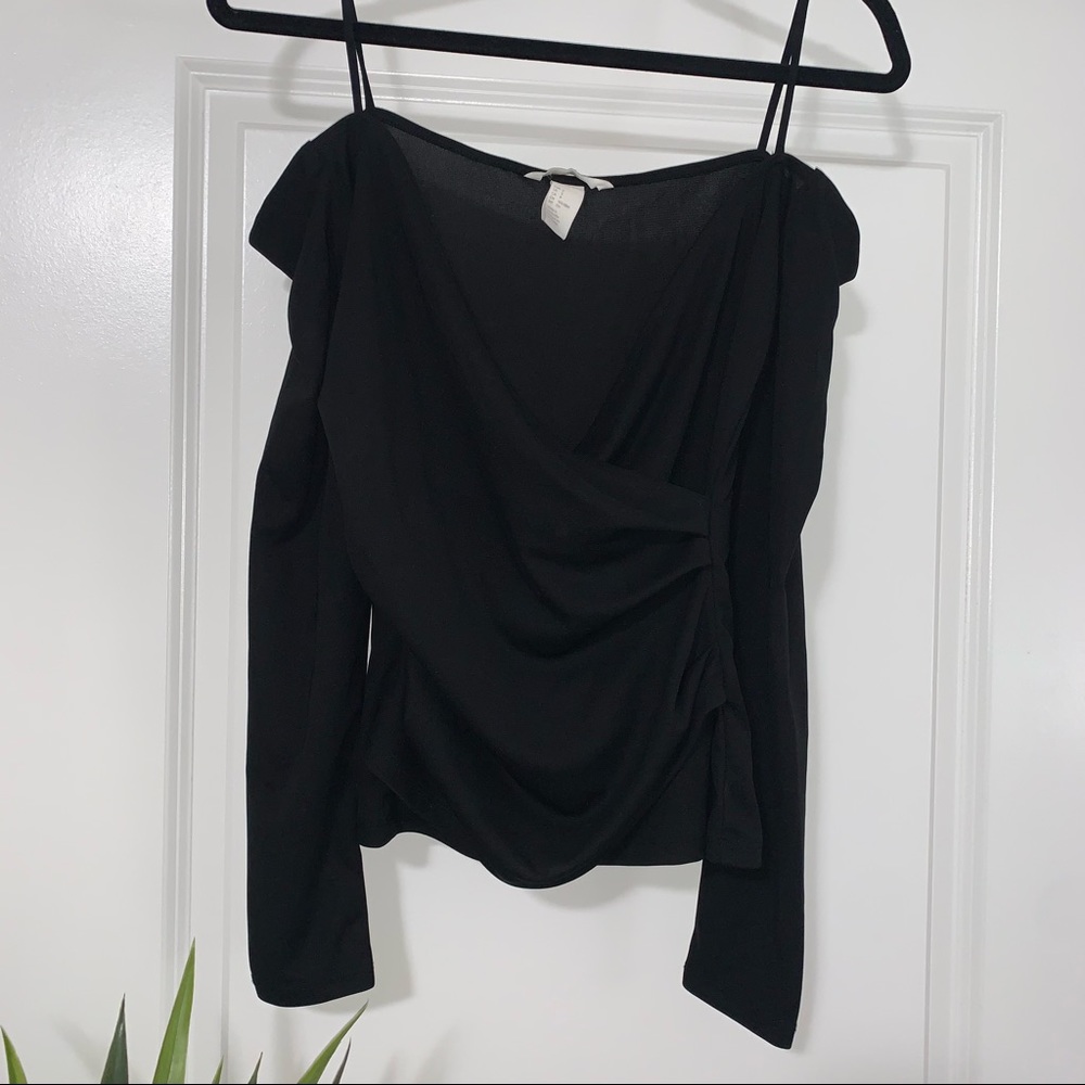 H&M cute Off shoulder long sleeve top
